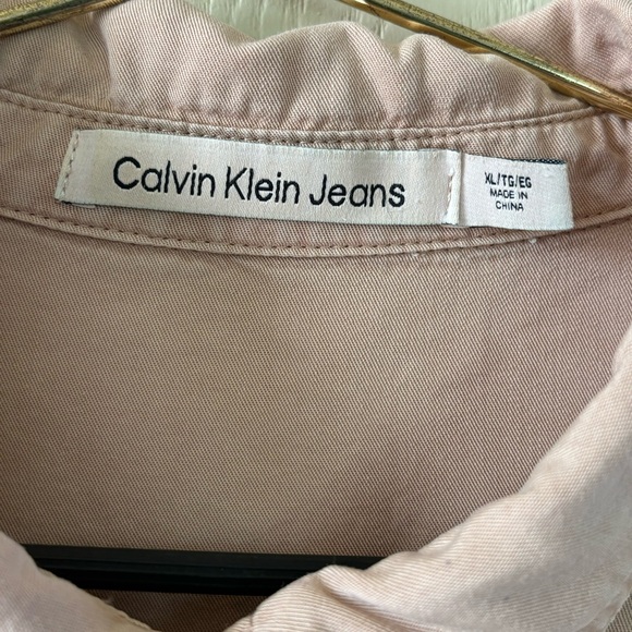 Calvin Klein beige soft, button up, w/ roll up sleeves - Picture 6 of 6